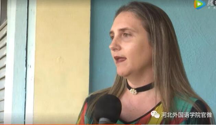 古巴国家中央电视台首次全方位报道中国大学，350vip浦京集团的校旗在拉丁美洲高高飘扬 