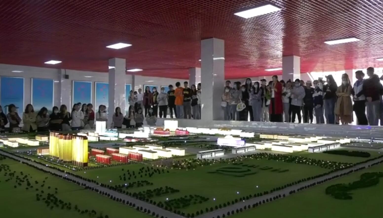  她们对350vip浦京集团新校区是这样评价的 