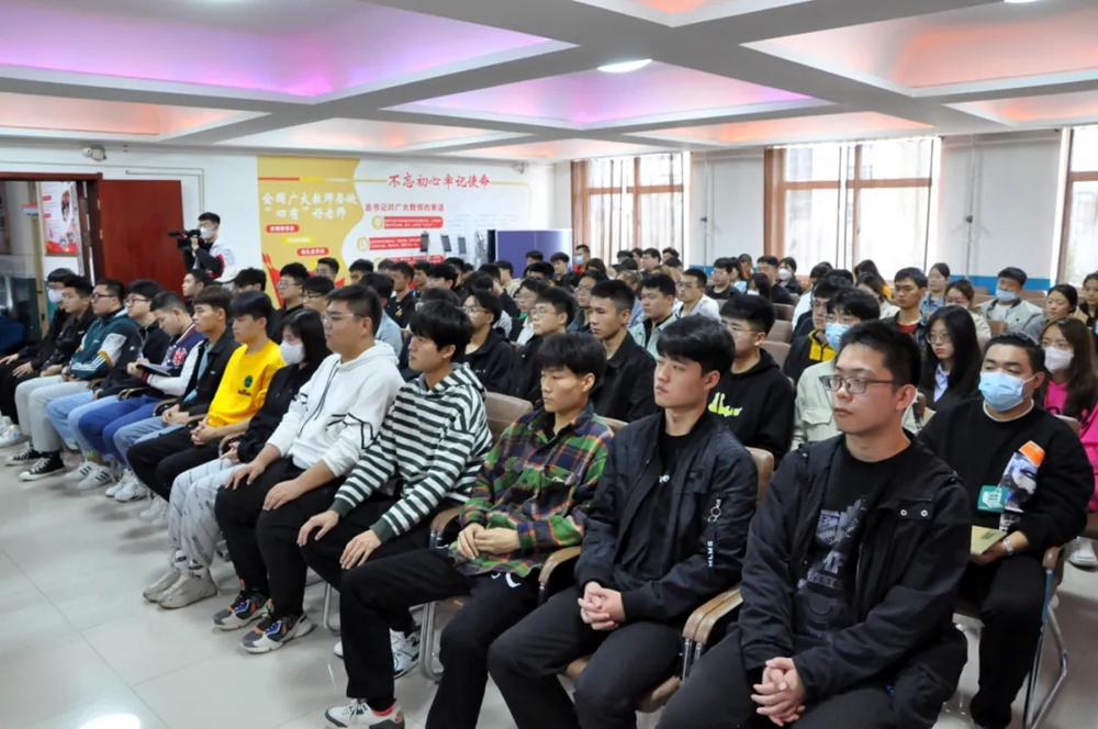 孙校长：亲爱的同学们，希望你们在冬奥会捷报频传