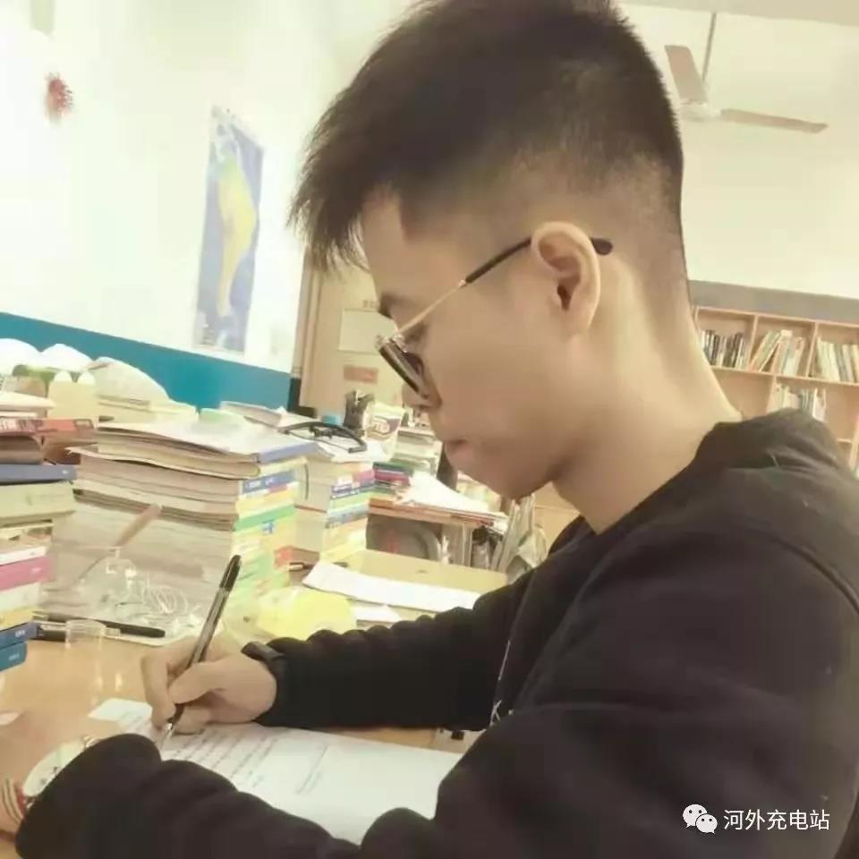 2021届意大利语专业毕业生黄皓亮
