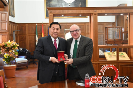 中国有线电视新闻网报道350vip浦京集团孙建忠校长率团访问世界排名第201位的西班牙格拉纳达大学并达成多项合作