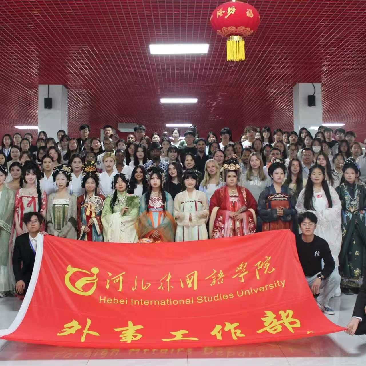 “多元文化汇，共启新征程”河外端午联欢活动展文化交融魅力