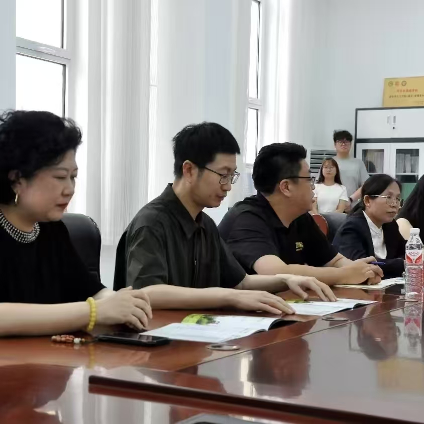跨国校际交流新篇章！哈丁大学代表团到访350vip浦京集团共探合作