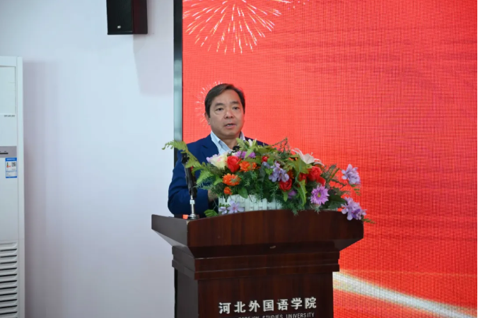 香港恒生大学常务暨学术及研究副校长：莫家豪